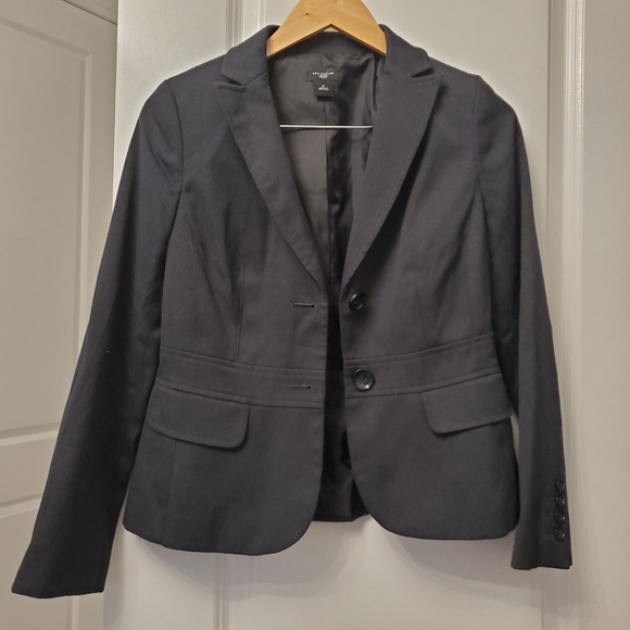 Ladies Ann Taylor Suit Set (Blazer and Pants) - Picture 2 of 6